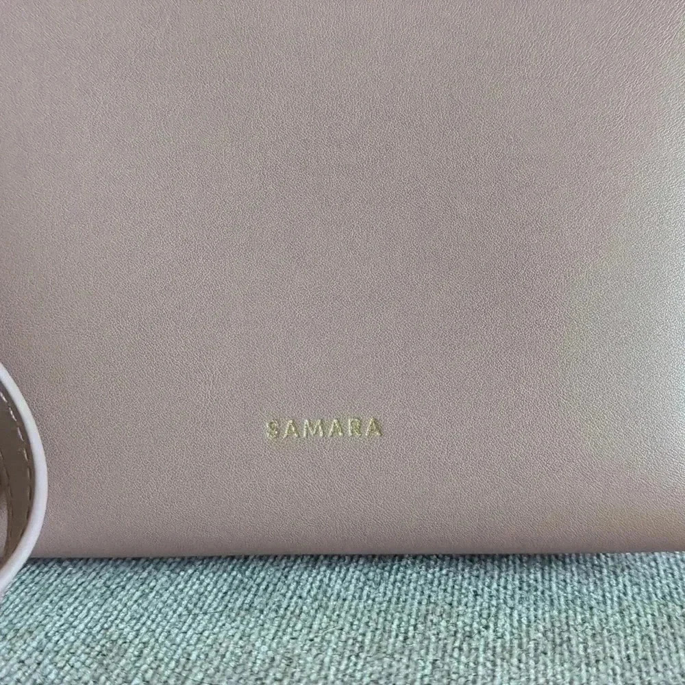 Light Pink Vegan Leather Crossbody Purse Samara - Picture 3 of 7